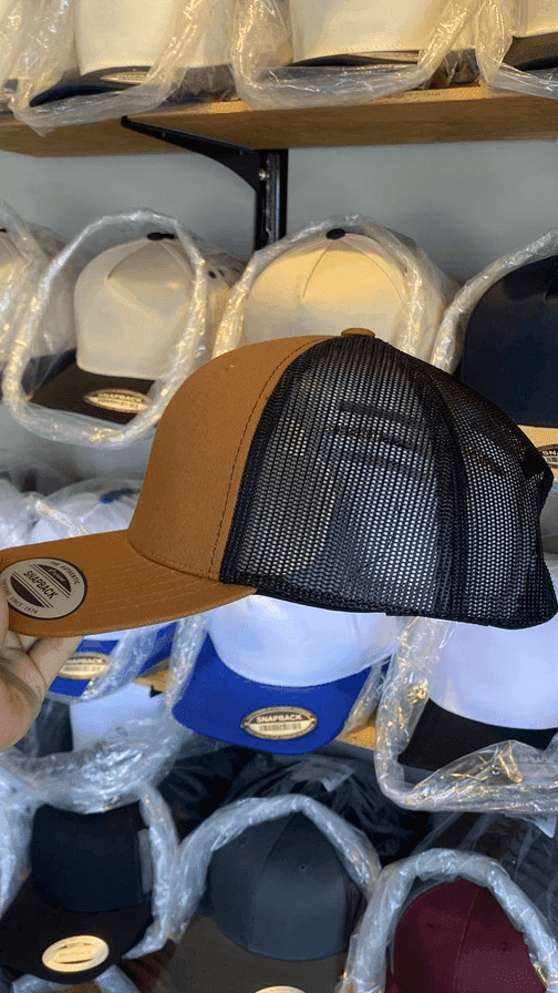 Flexfit Yupoong 6606 - Caramelo/Negro