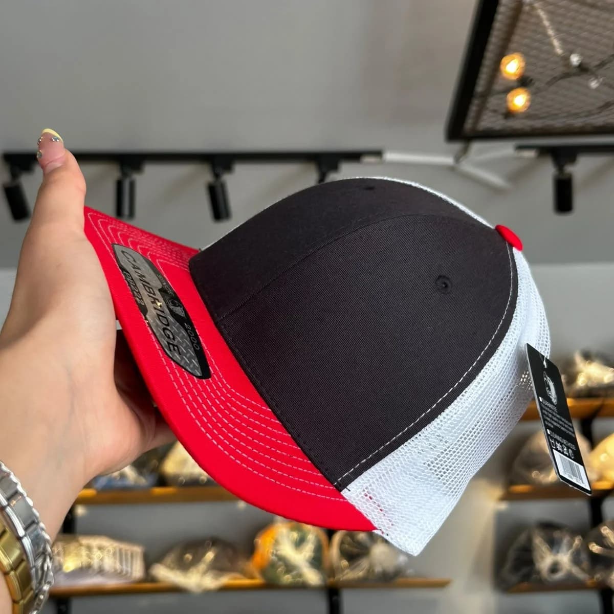 Cambridge Pitbull - Black/White/Red