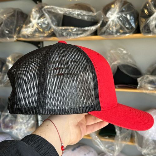 Yupoong 6606 Red / Black