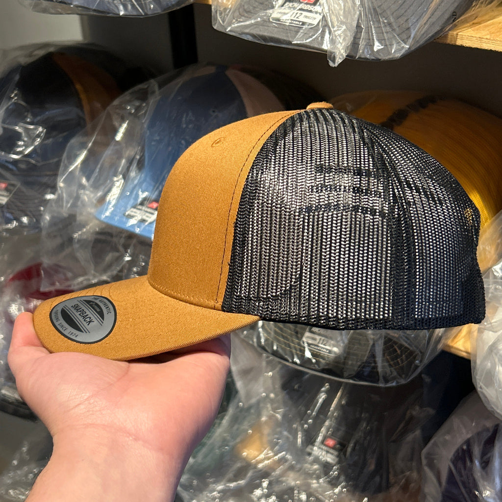 Yupoong 6606 Caramel / Black