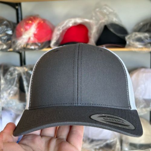 Yupoong 6606 Charcoal / White