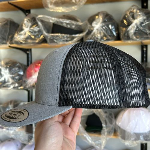 Yupoong 6606 Heather / Black