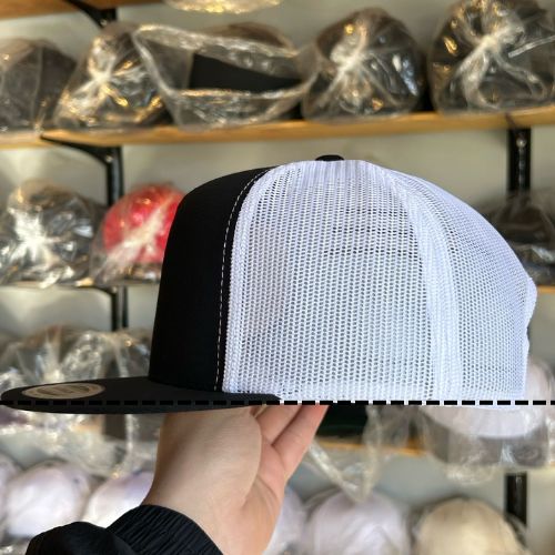 Yupoong 6006 Black / White