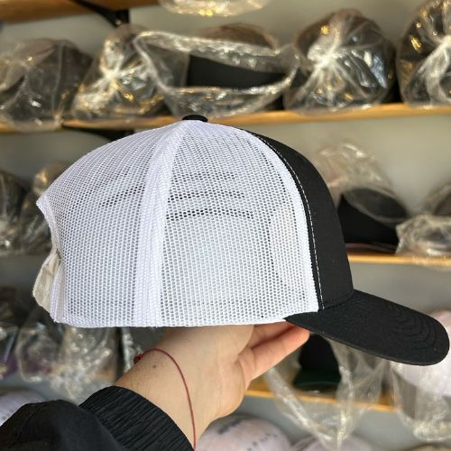 Yupoong 6606 Black / White