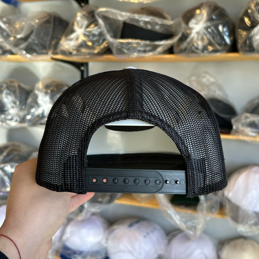 Yupoong 6006 Silver / Black